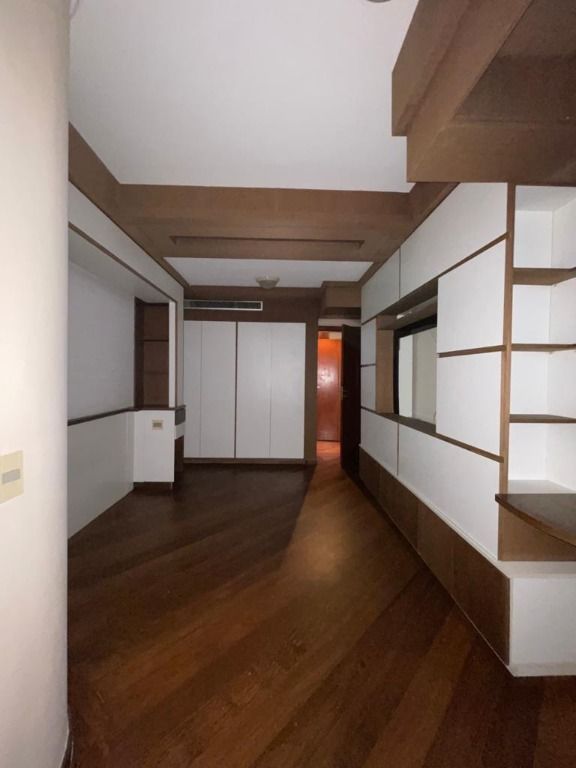 Apartamento à venda com 4 quartos, 340m² - Foto 17