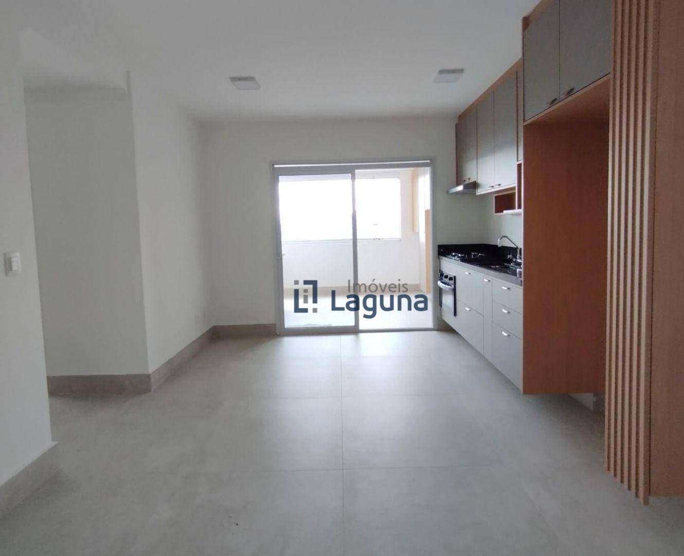 Apartamento à venda com 2 quartos, 70m² - Foto 2