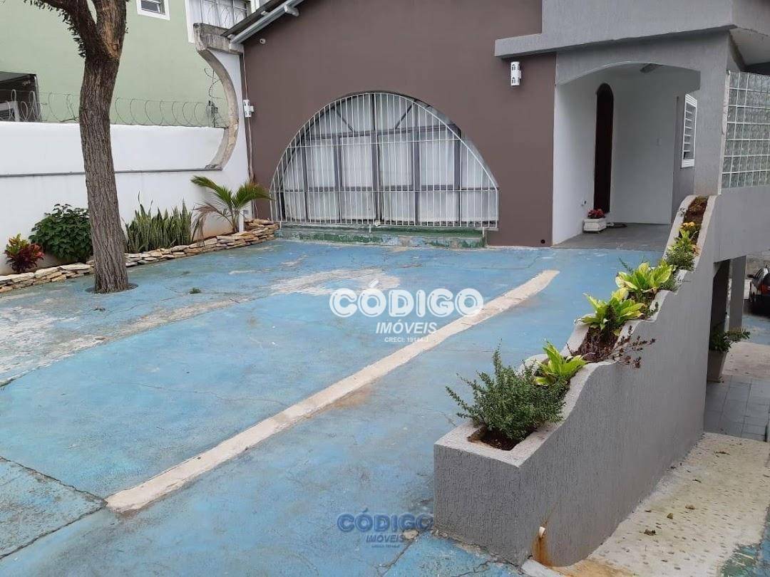 Casa à venda com 3 quartos, 330m² - Foto 16