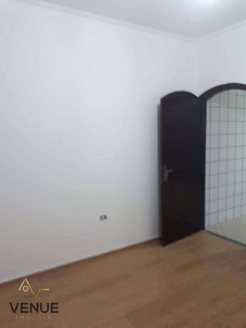 Sobrado à venda com 2 quartos, 200m² - Foto 18