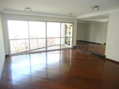 Apartamento à venda com 3 quartos, 200m² - Foto 1