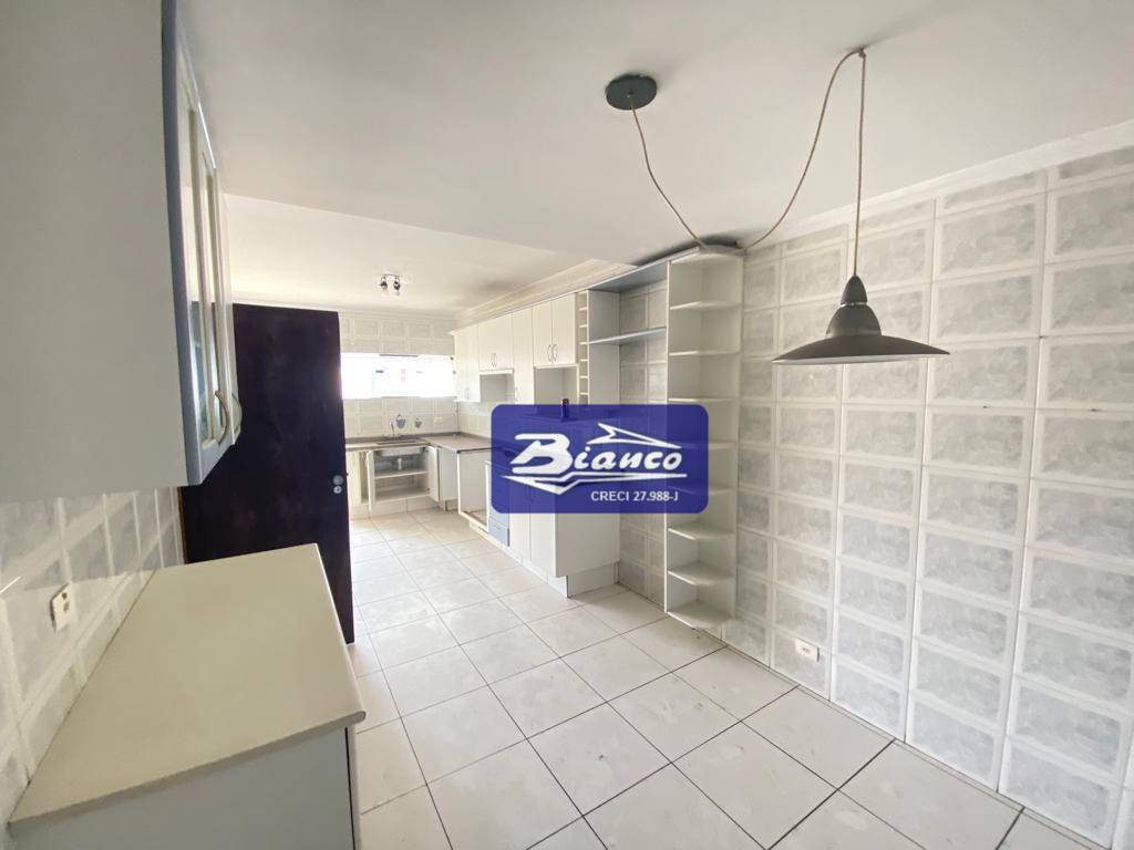 Casa para alugar com 4 quartos, 280m² - Foto 7