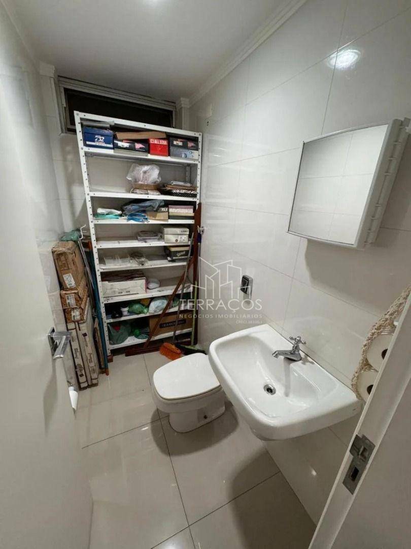 Apartamento para alugar com 3 quartos, 165m² - Foto 14