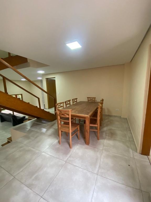 Casa de Condomínio à venda com 4 quartos, 225m² - Foto 3