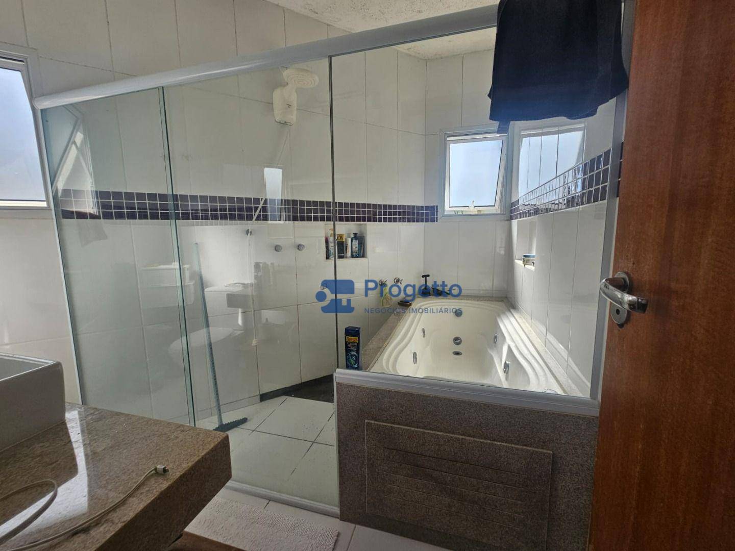 Casa de Condomínio à venda com 4 quartos, 223m² - Foto 17