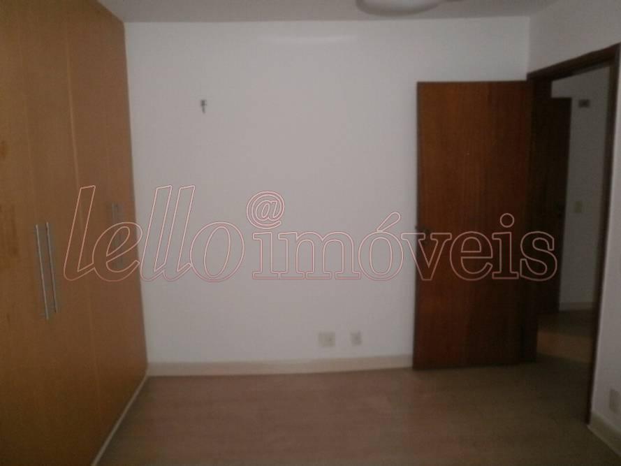 Apartamento para alugar com 4 quartos, 210m² - Foto 13