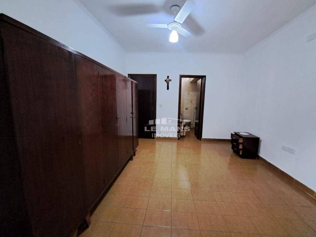 Casa à venda com 4 quartos, 250m² - Foto 10