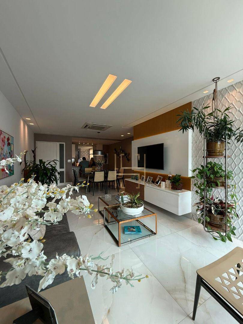 Apartamento, 3 quartos, 140 m² - Foto 1