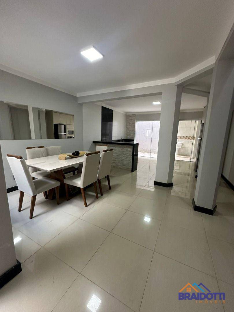 Casa à venda com 3 quartos, 202m² - Foto 9