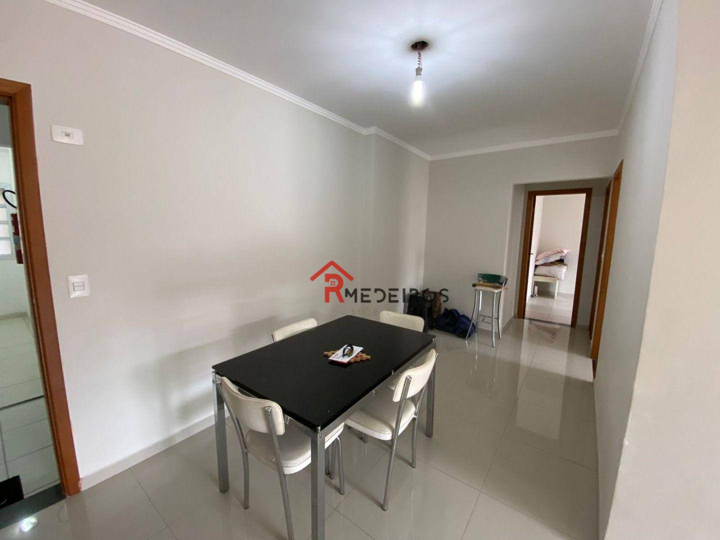 Apartamento à venda com 2 quartos, 81m² - Foto 2