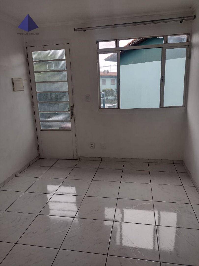 Casa à venda com 2 quartos, 44m² - Foto 1