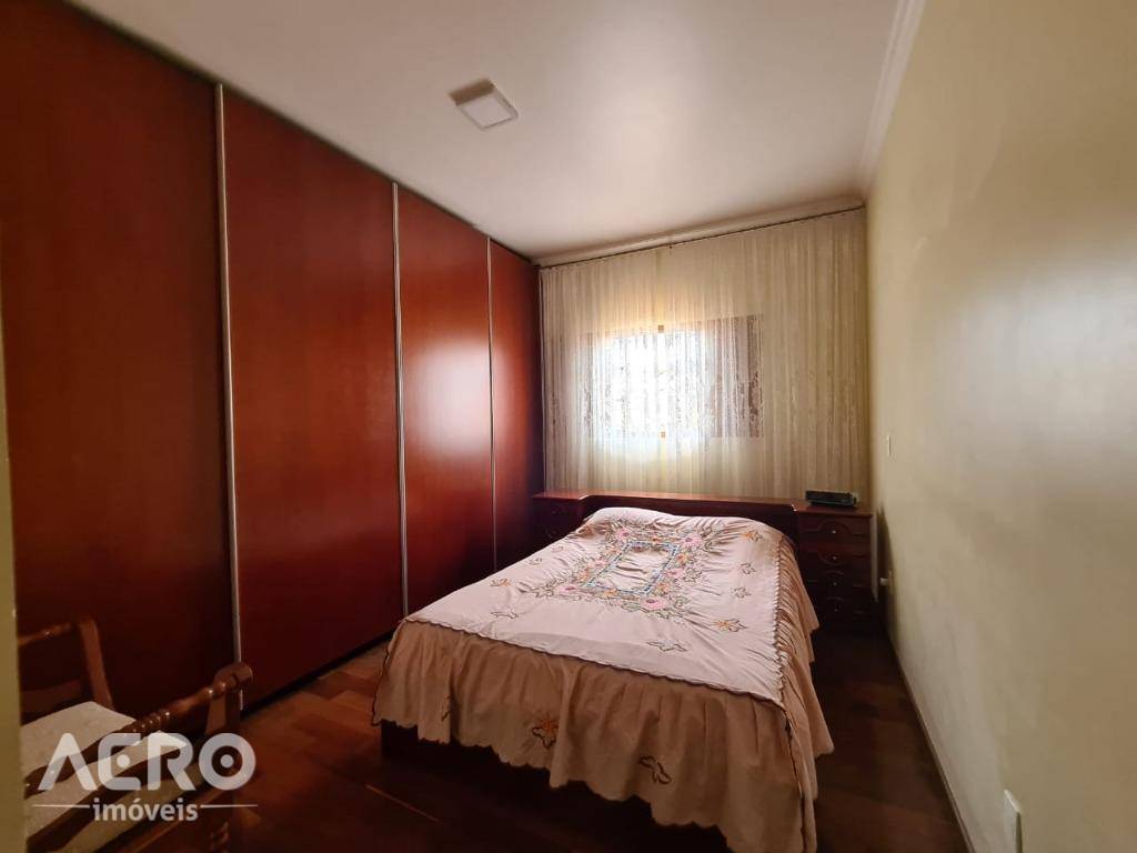 Casa de Condomínio à venda com 3 quartos, 270m² - Foto 29