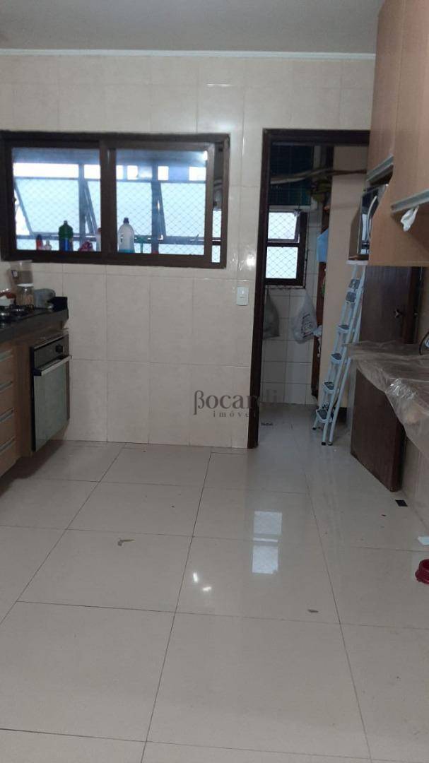 Apartamento à venda com 3 quartos, 130m² - Foto 14