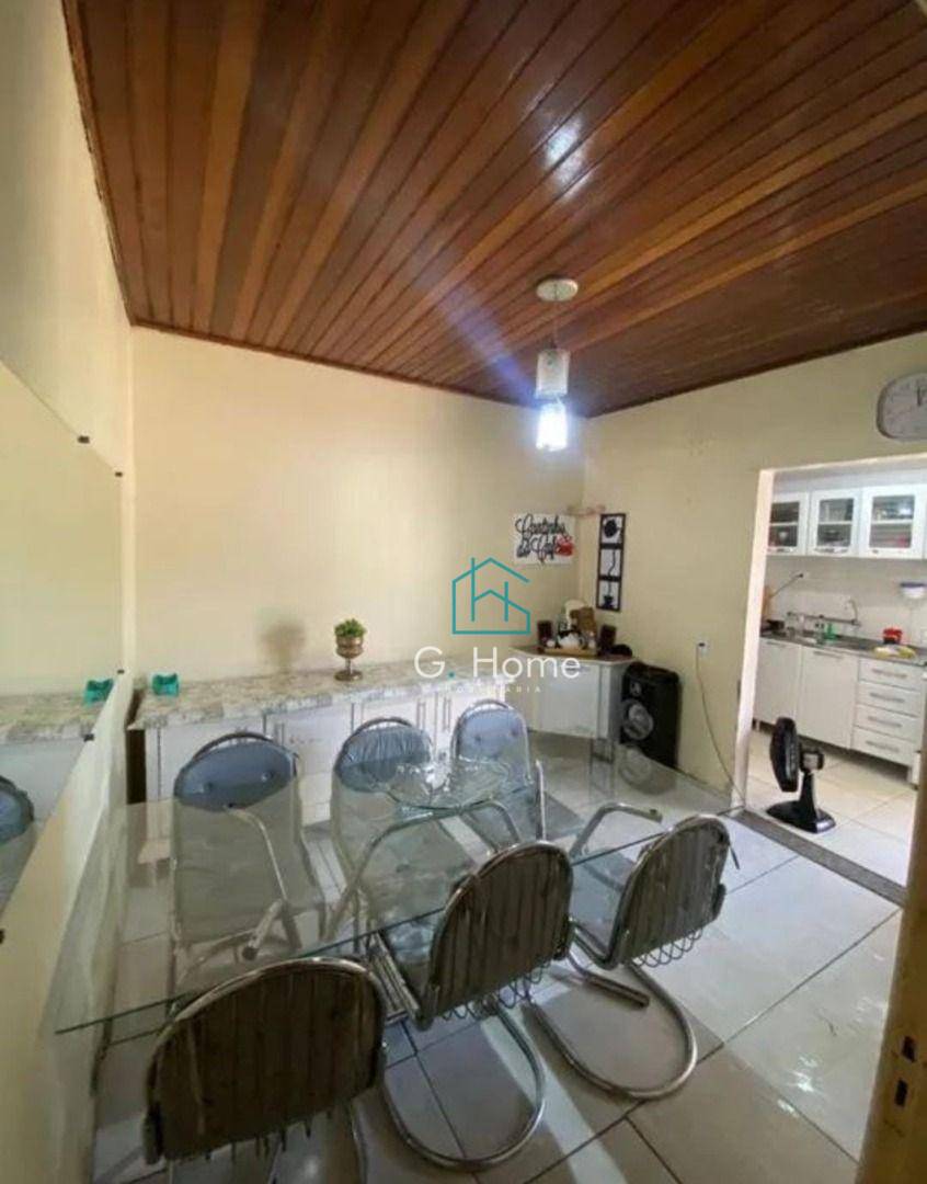 Casa à venda com 3 quartos, 300m² - Foto 2