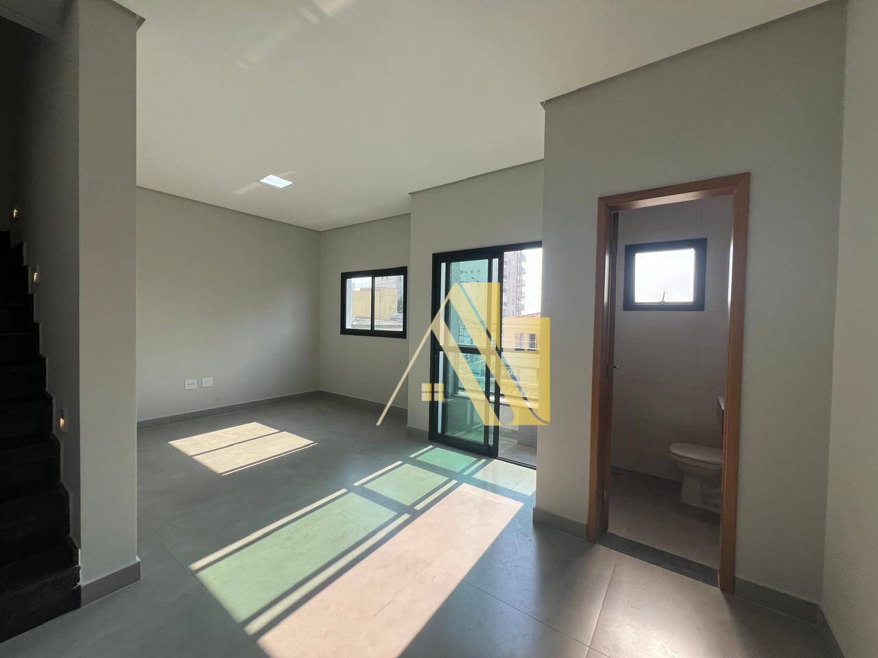 Sobrado à venda com 3 quartos, 160m² - Foto 1