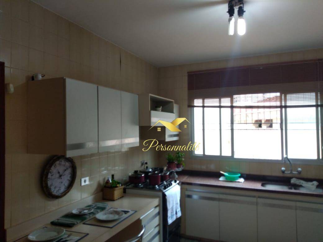 Apartamento à venda com 3 quartos, 170m² - Foto 2