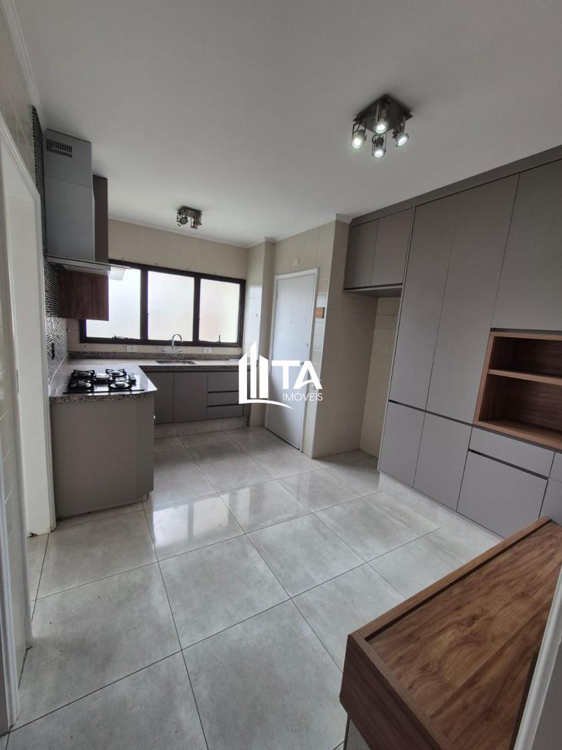Apartamento à venda com 3 quartos, 121m² - Foto 4