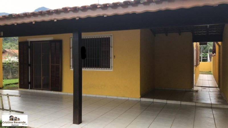 Casa à venda com 3 quartos, 98m² - Foto 1