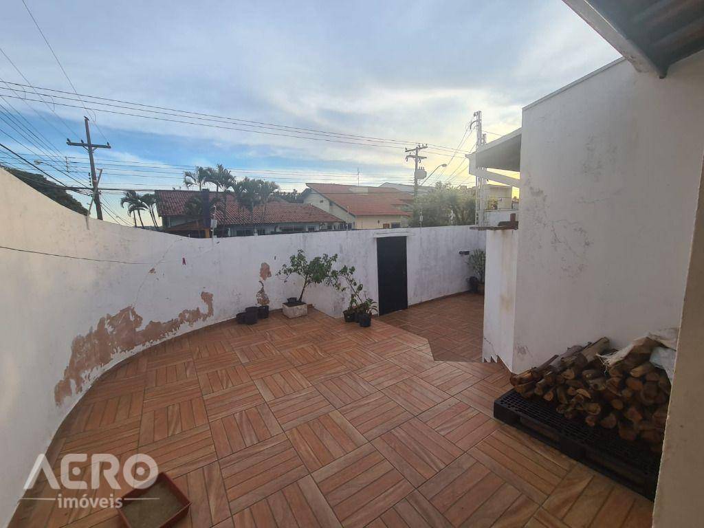 Casa à venda com 3 quartos, 184m² - Foto 16