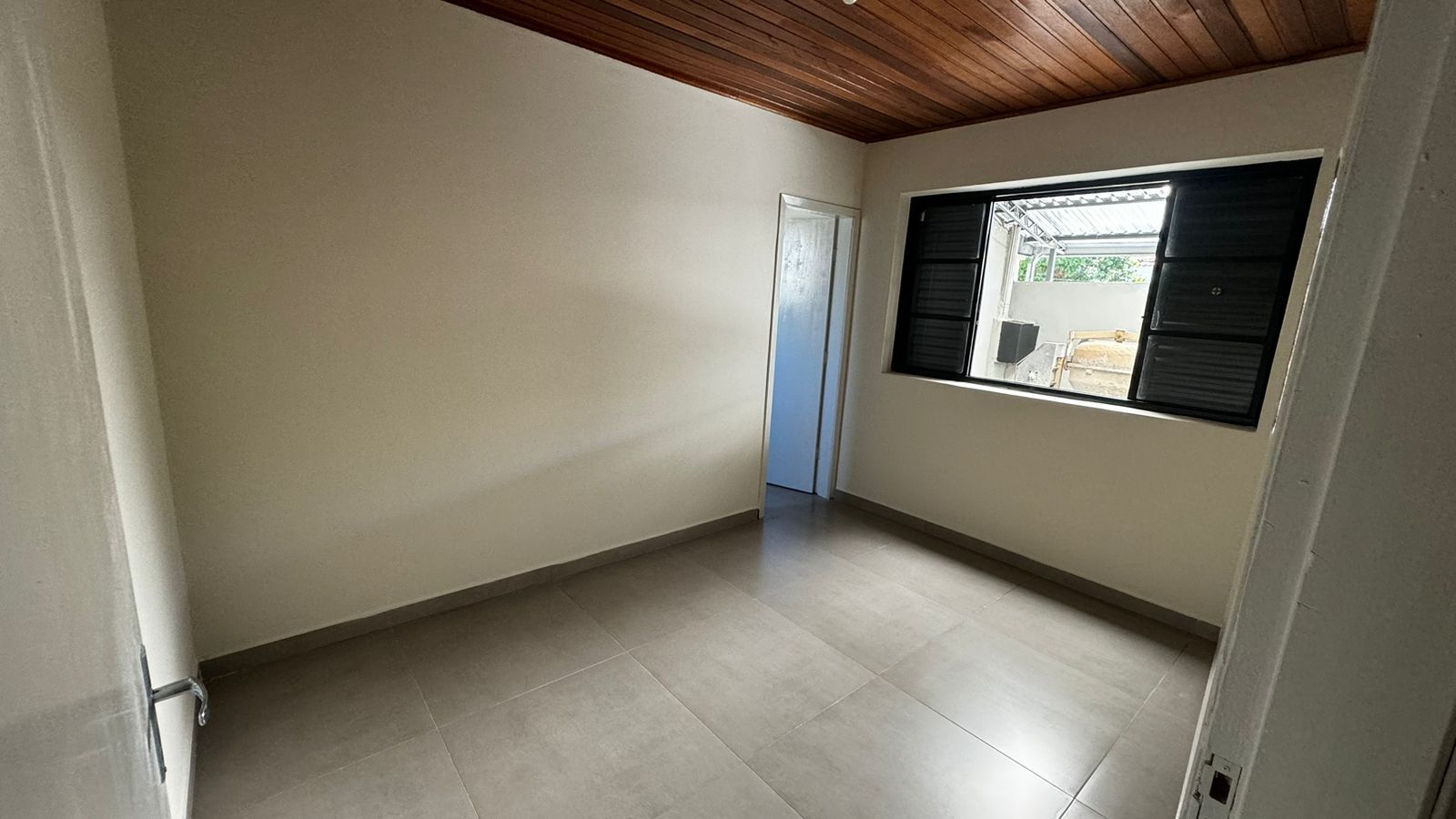 Casa à venda com 3 quartos, 180m² - Foto 2