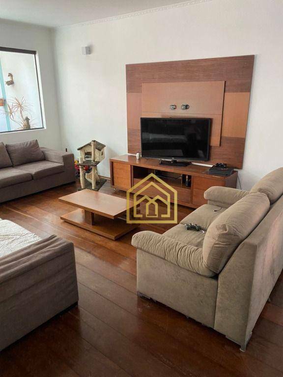 Sobrado à venda com 4 quartos, 345m² - Foto 1