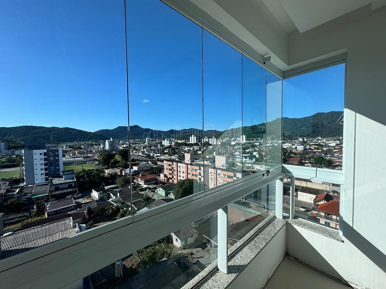 Apartamento à venda com 2 quartos, 76m² - Foto 8