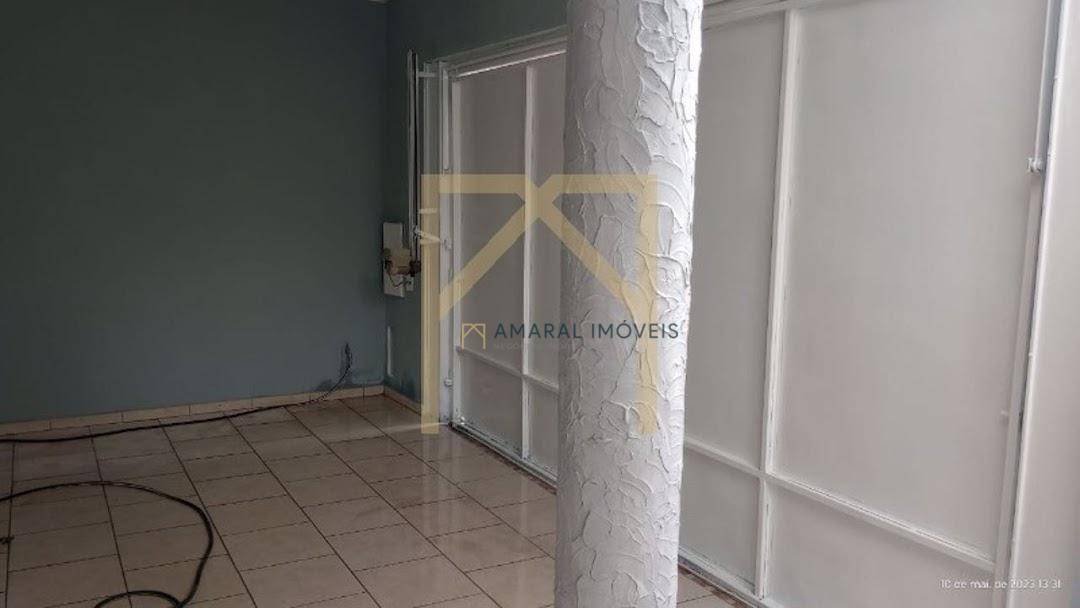 Casa à venda com 3 quartos, 140m² - Foto 1