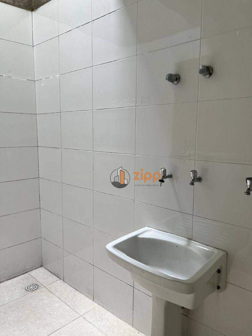 Casa de Condomínio para alugar com 2 quartos, 75m² - Foto 4