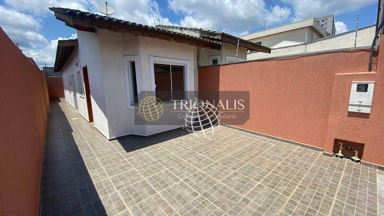 Casa à venda com 2 quartos, 62m² - Foto 1