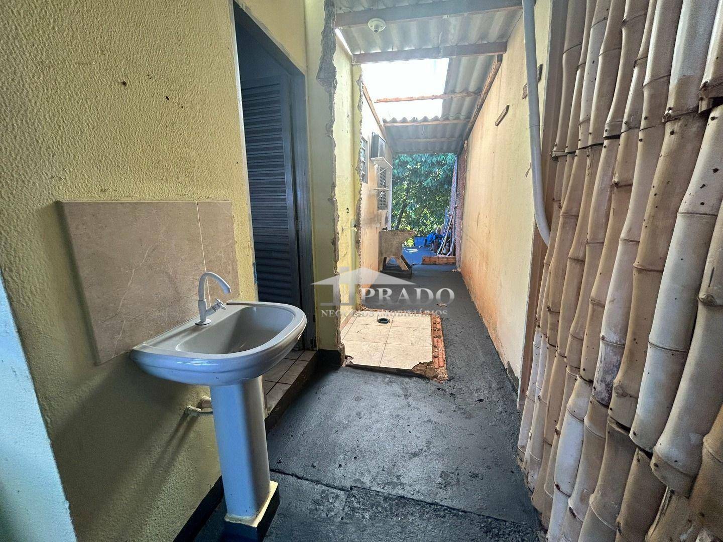 Casa para alugar com 2 quartos, 40m² - Foto 18