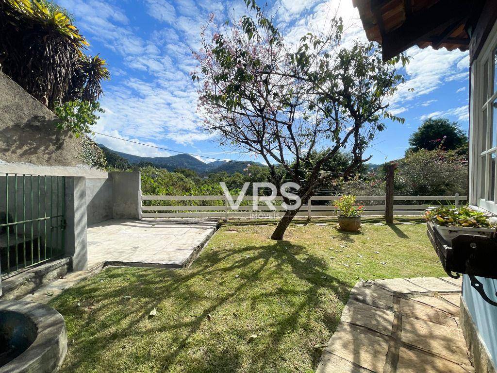 Casa à venda com 5 quartos, 220m² - Foto 6