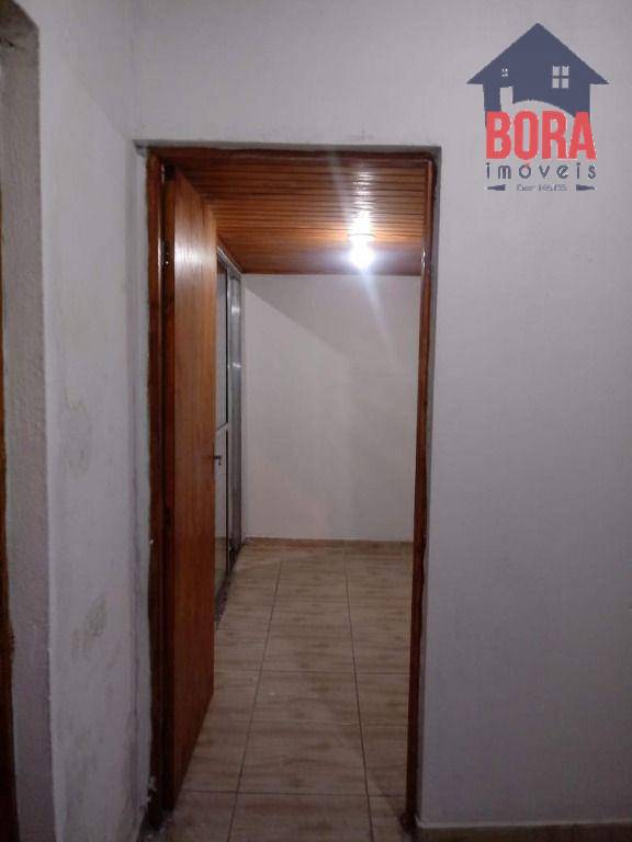 Casa à venda com 8 quartos, 200m² - Foto 29