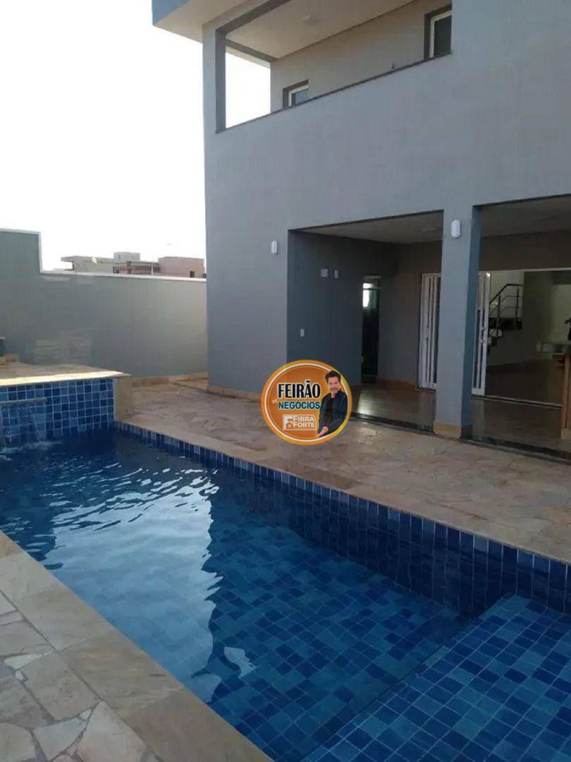 Casa de Condomínio à venda com 3 quartos, 225m² - Foto 2