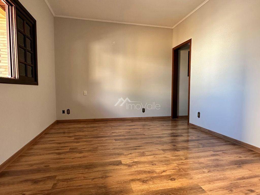 Casa de Condomínio para alugar com 4 quartos, 220m² - Foto 16