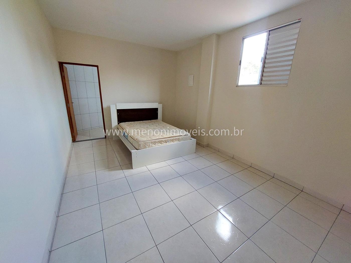 Casa à venda com 4 quartos, 250m² - Foto 3