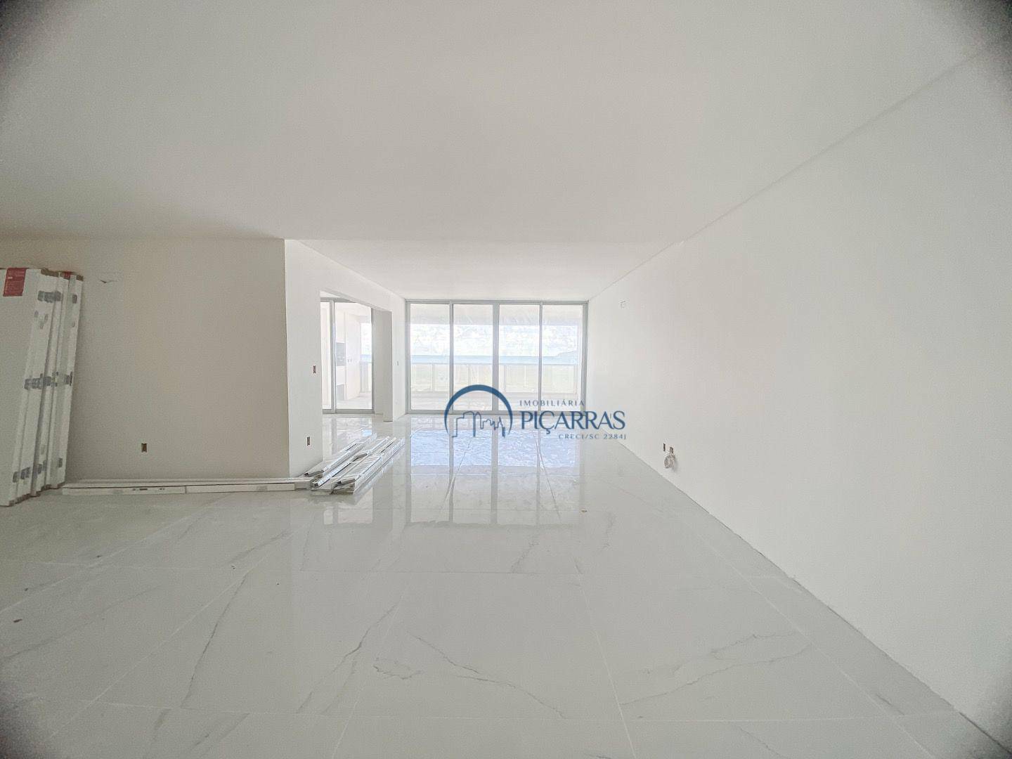 Apartamento à venda com 5 quartos, 683m² - Foto 3