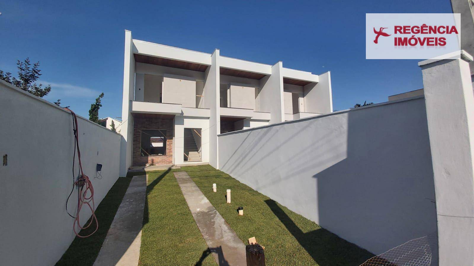 Casa à venda com 2 quartos, 72m² - Foto 2