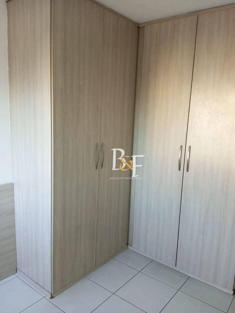 Apartamento à venda com 2 quartos, 70m² - Foto 4