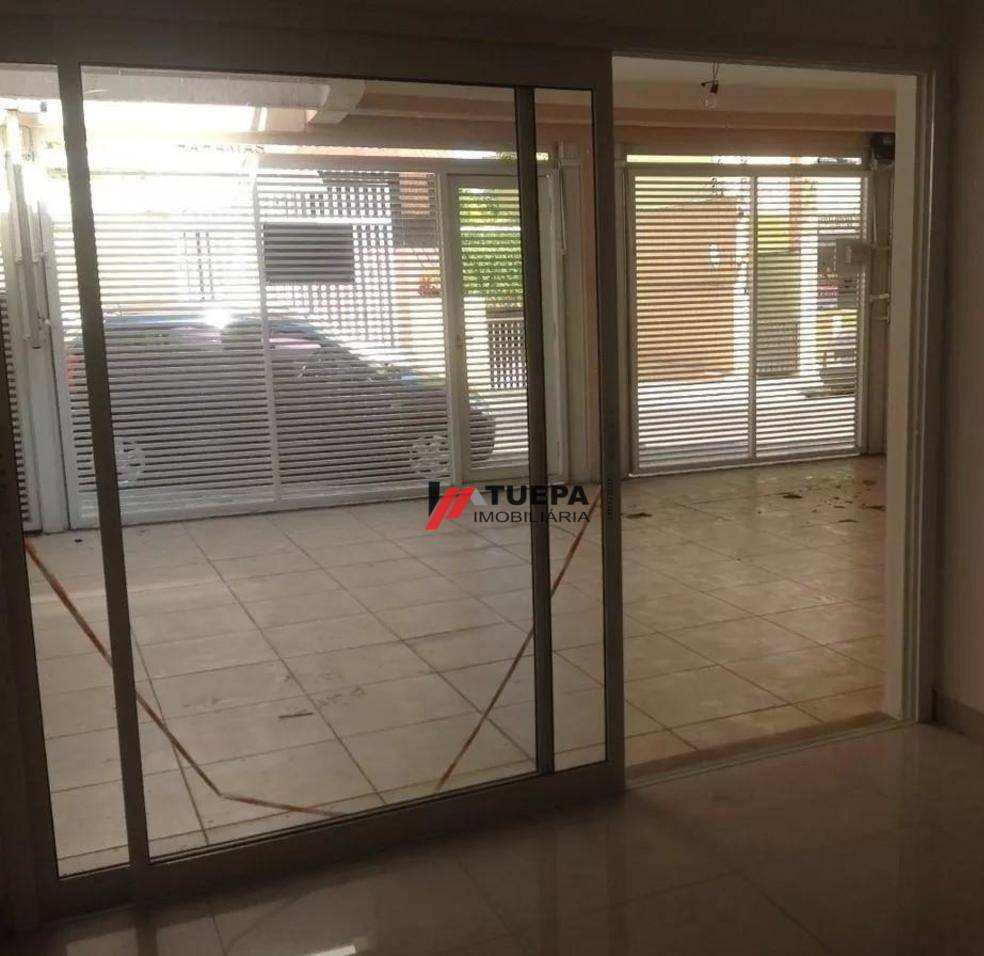 Sobrado à venda com 3 quartos, 270m² - Foto 1