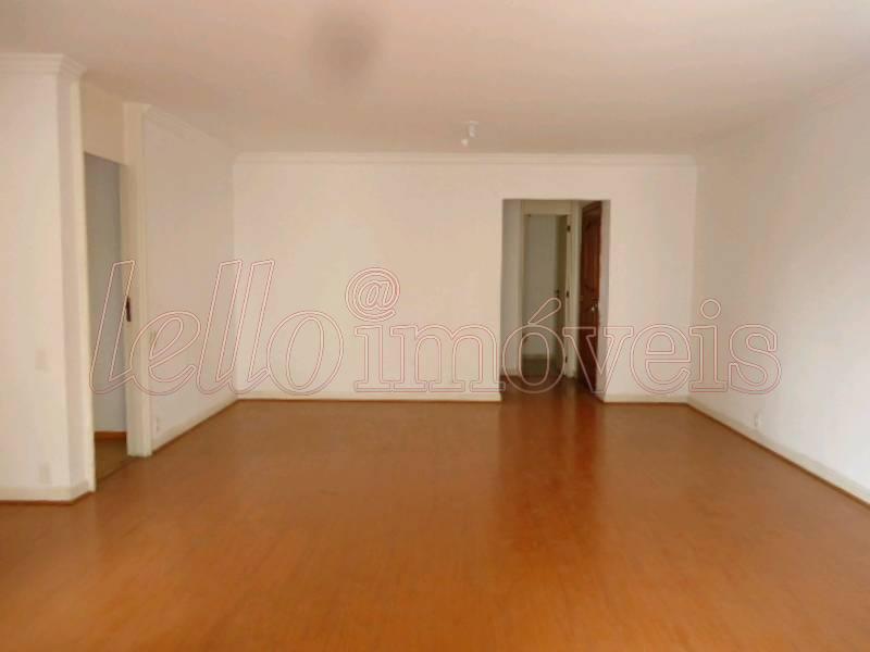 Apartamento para alugar com 3 quartos, 130m² - Foto 2