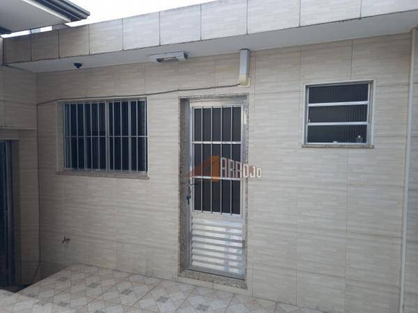 Casa à venda com 3 quartos, 200m² - Foto 18