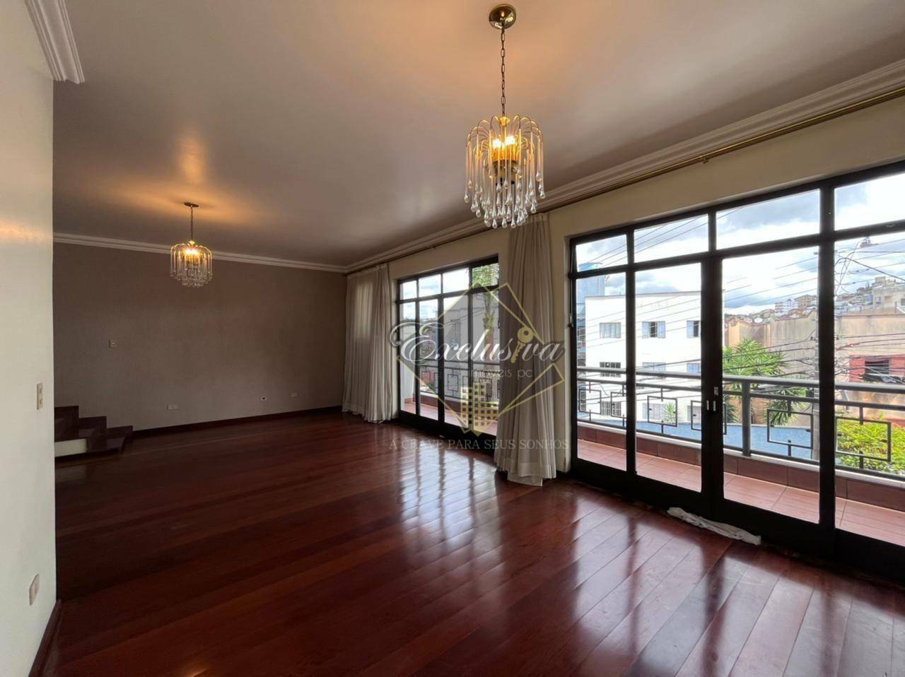 Casa, 3 quartos, 307 m² - Foto 1