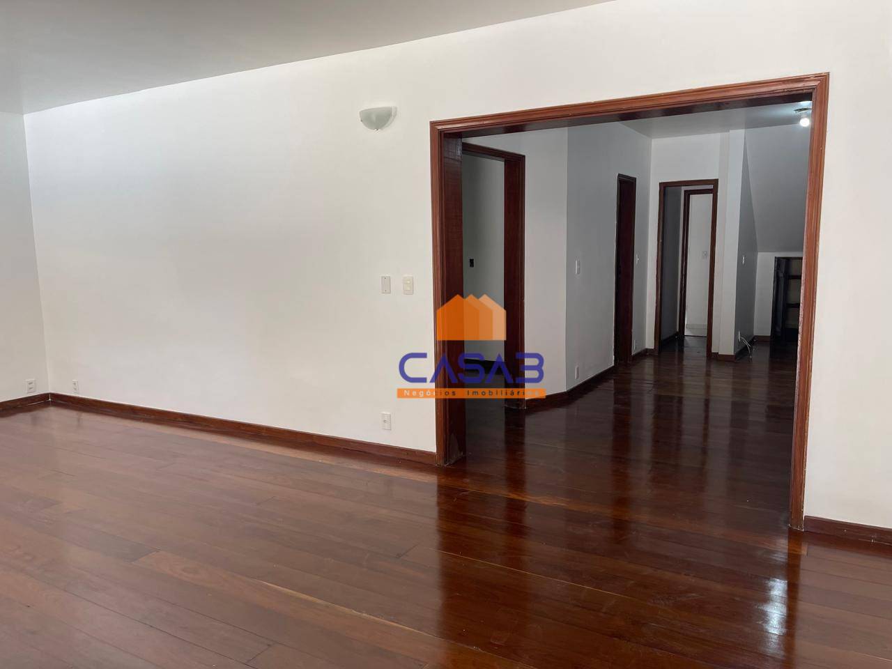 Casa à venda com 6 quartos, 473m² - Foto 10