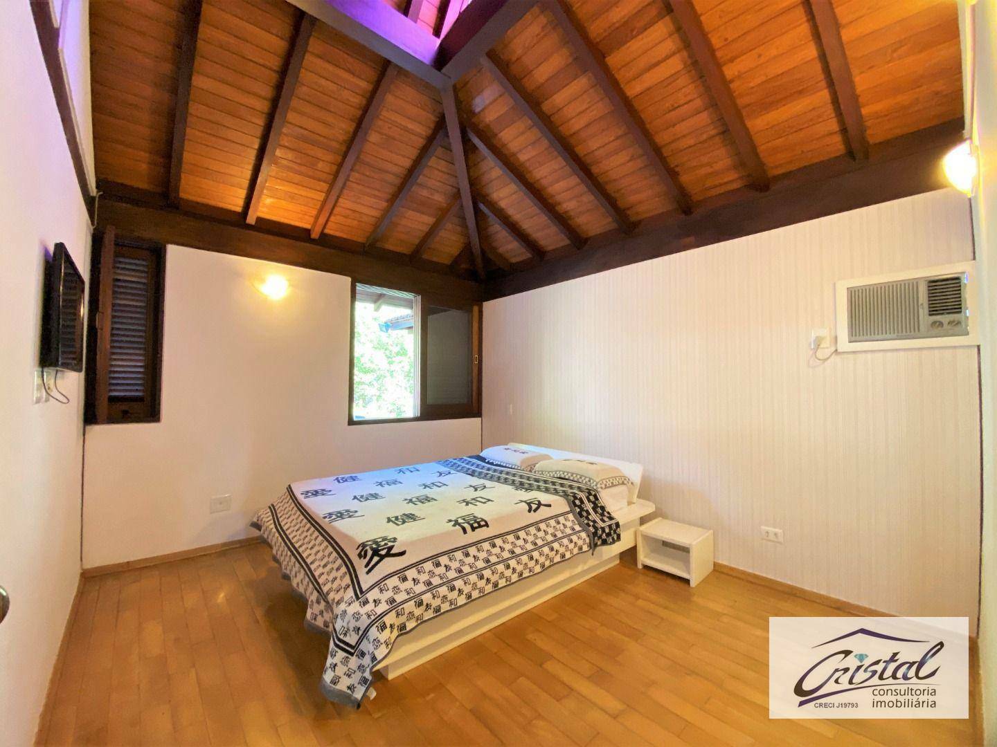 Casa de Condomínio para alugar com 3 quartos, 500m² - Foto 33