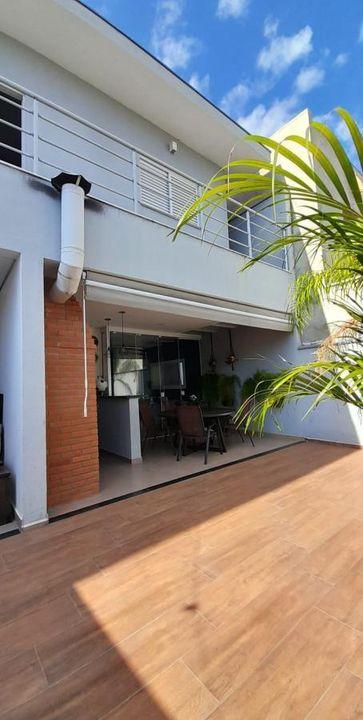 Casa de Condomínio à venda com 3 quartos, 160m² - Foto 1