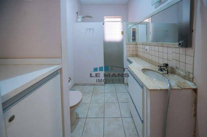 Casa para alugar com 4 quartos, 210m² - Foto 18