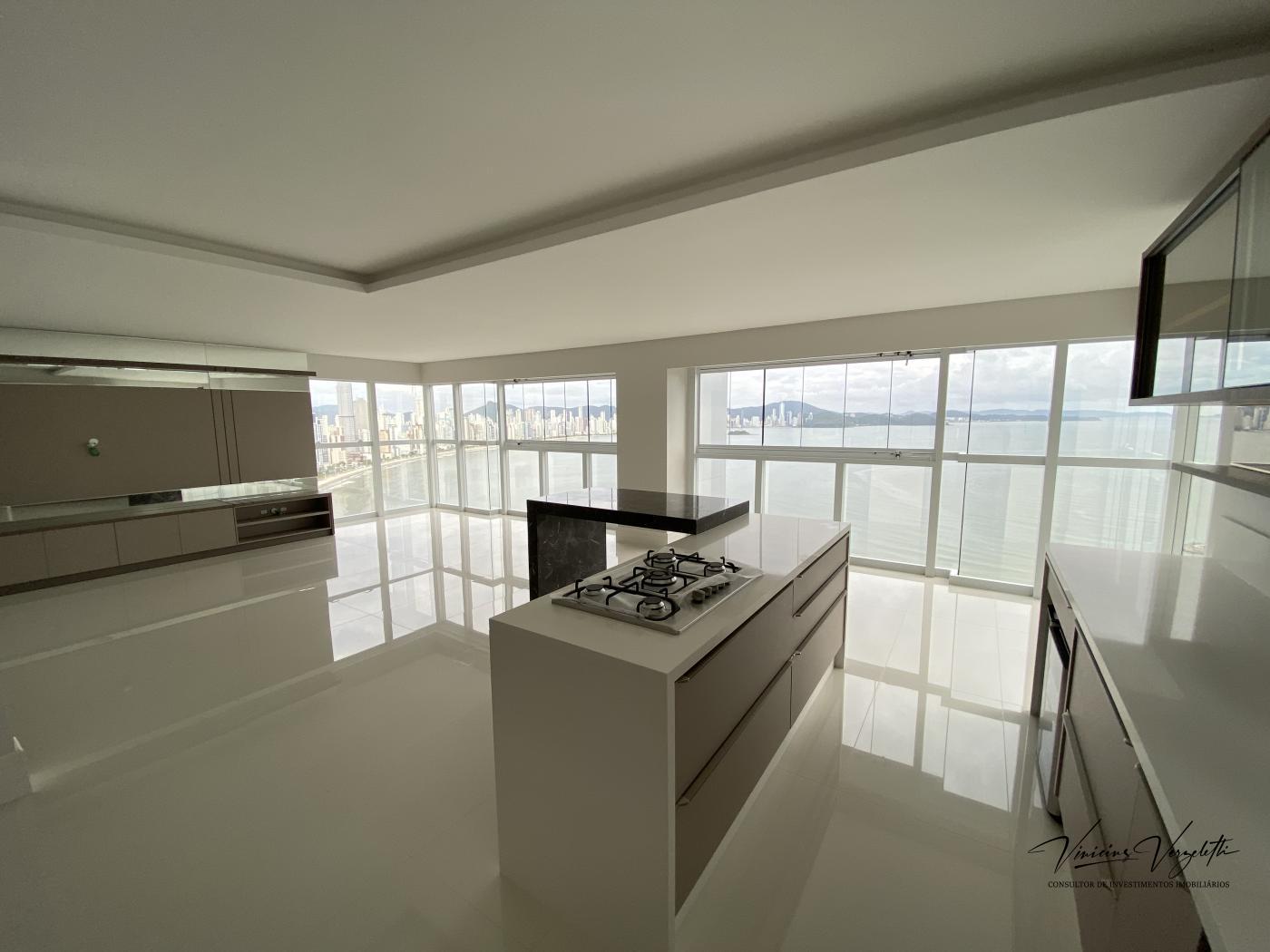 Apartamento à venda com 4 quartos, 237m² - Foto 4