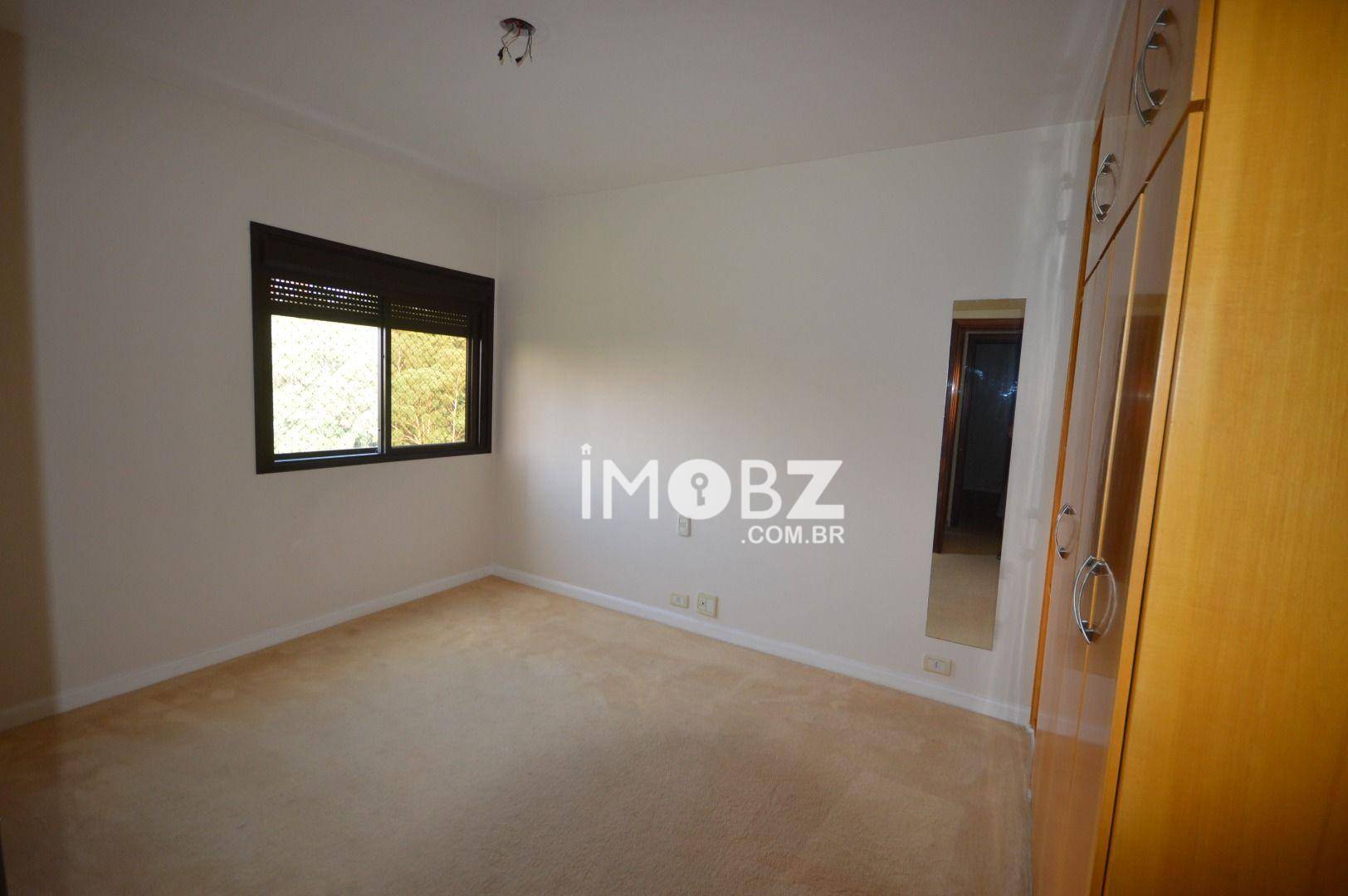 Apartamento à venda com 4 quartos, 196m² - Foto 17