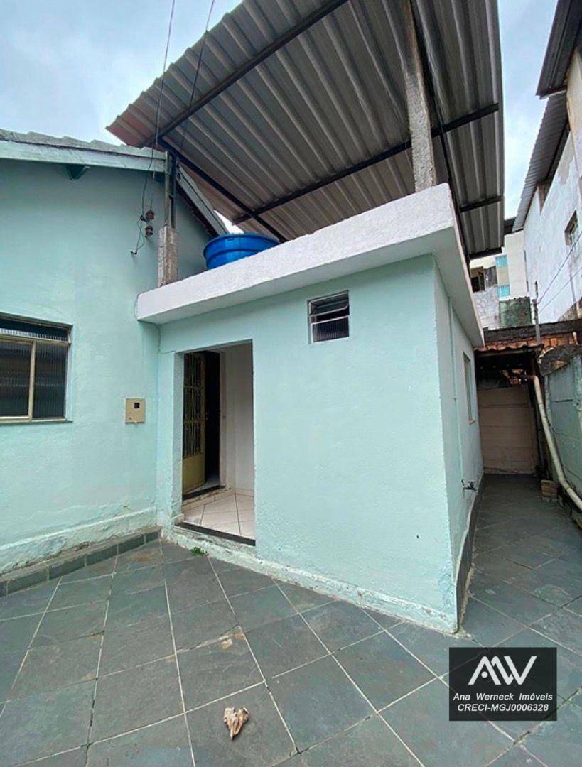 Casa à venda com 3 quartos, 150m² - Foto 2