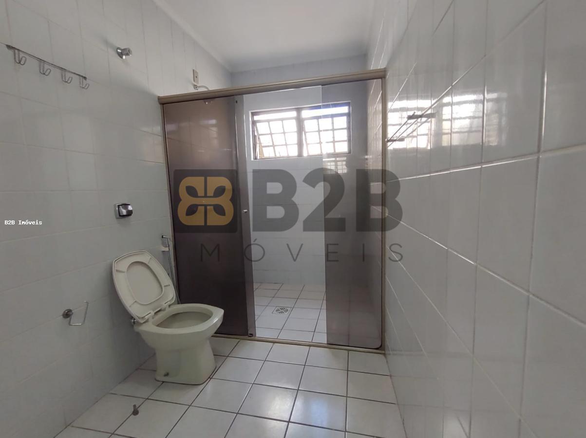 Casa à venda com 3 quartos, 200m² - Foto 12